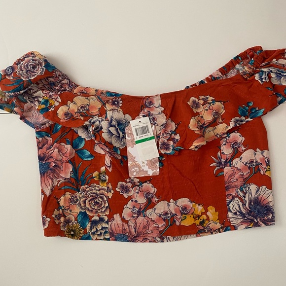 NWT Band if Gypsies Camellia Crop Top Floral Rust Size Large - Picture 2 of 7